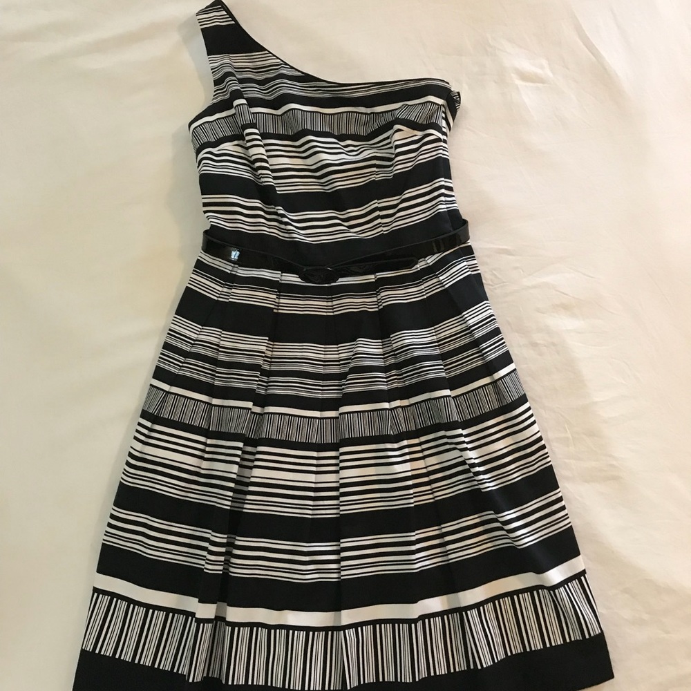 WHBM NWT black & white one shoulder pleated dress
